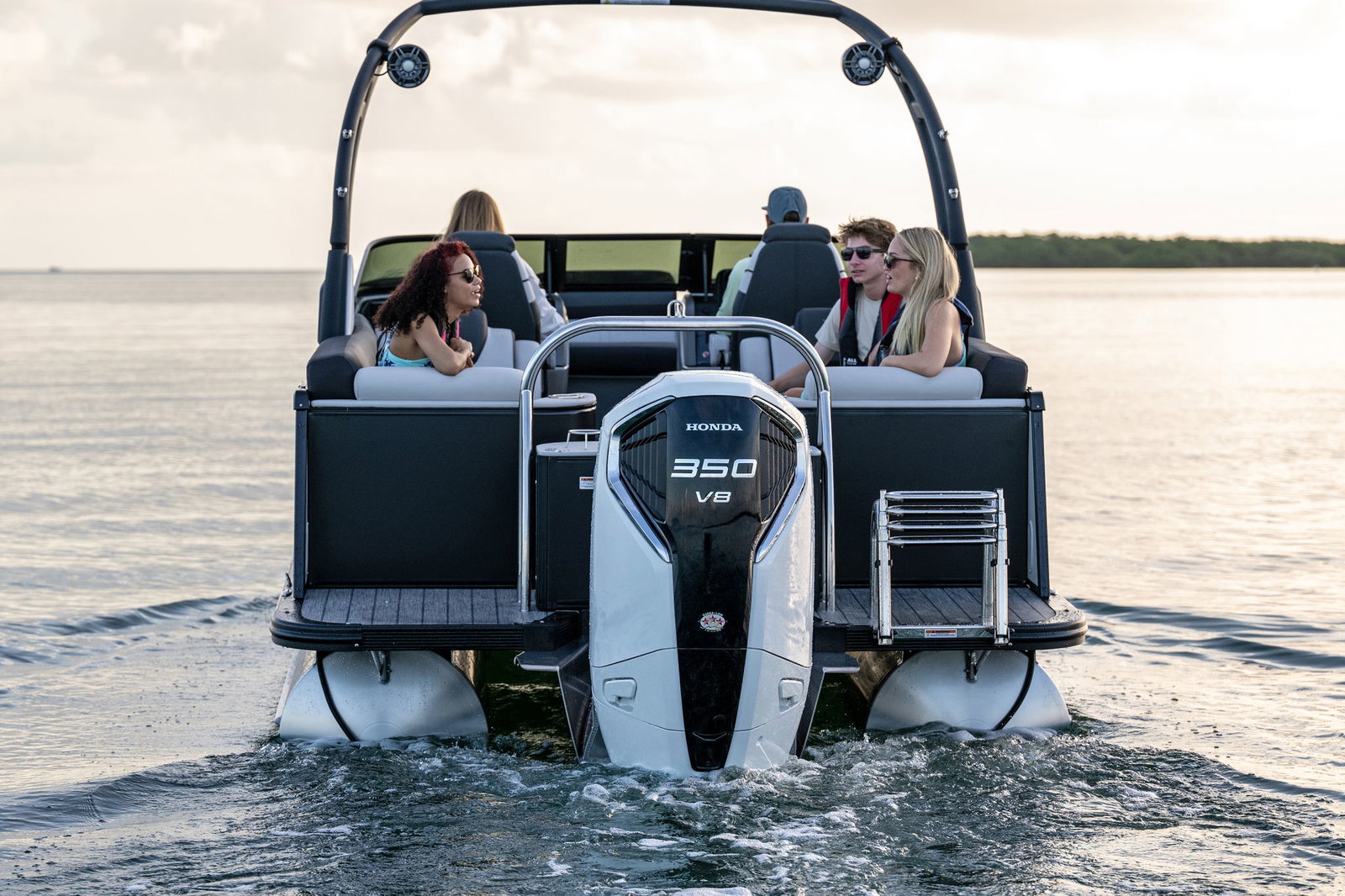 Honda B350 outboard V8 mounted on a boat